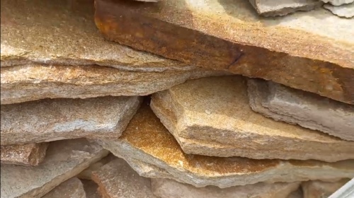 Плитняк златолит жёлтый золотистый для отмостки купить в Мегионе