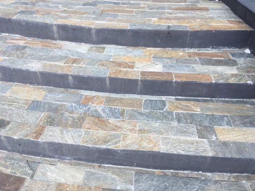 Плитка из Златолита Уральского для лестницы купить в Мегионе