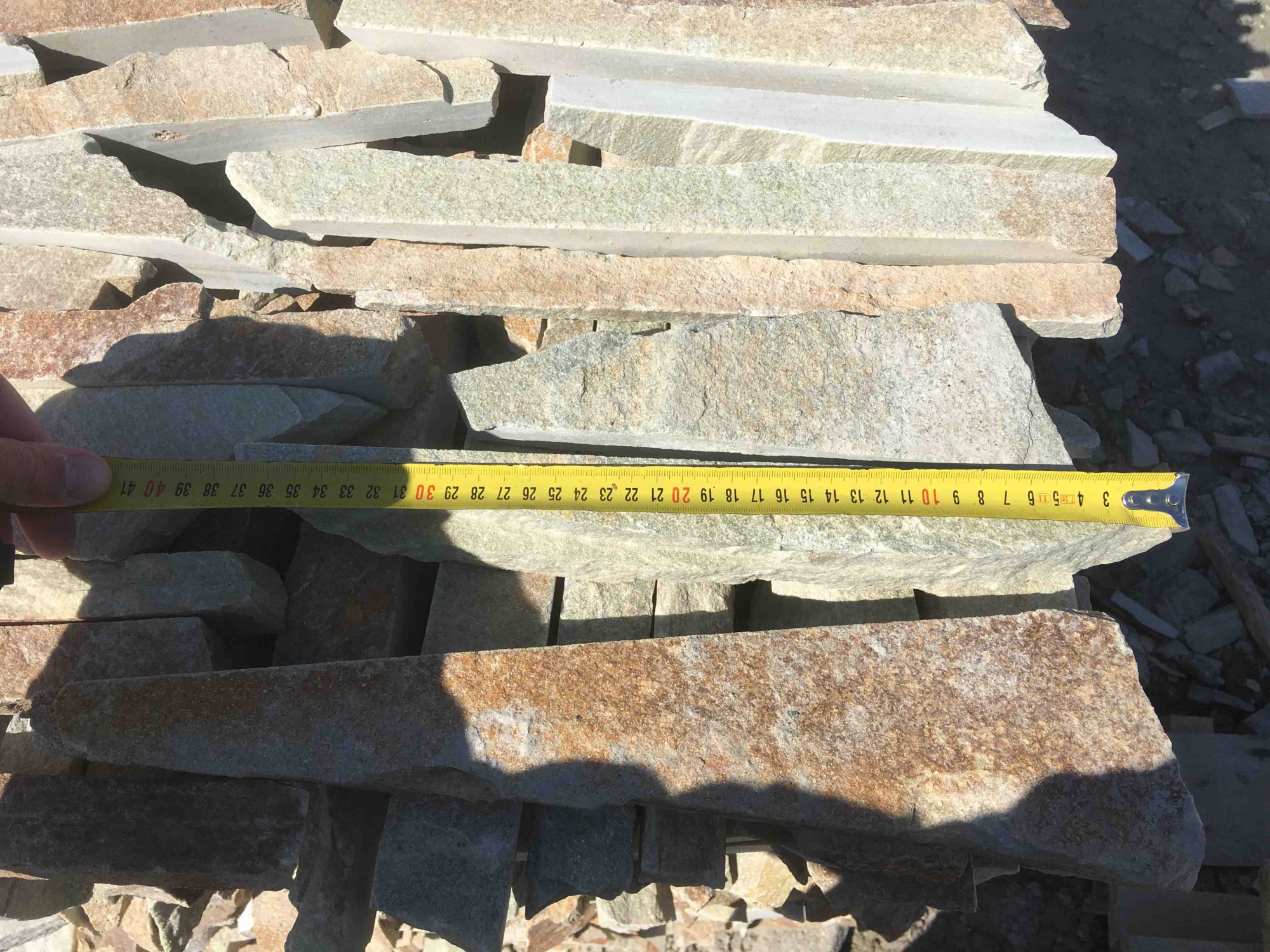 Горбушка златолит золотистый для облицовки купить в Мегионе