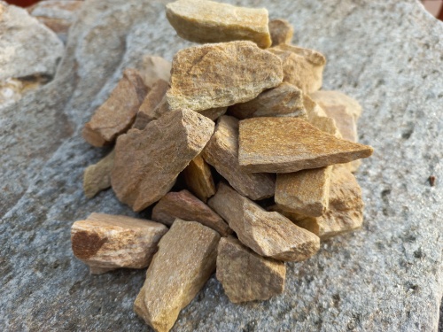 Златолит жёлтый декоративная каменная крошка купить в Мегионе