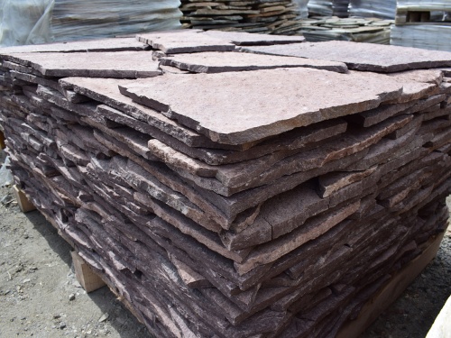 Плитняк лемезит бордовый для облицовки цоколя 20-25 мм  купить в Мегионе