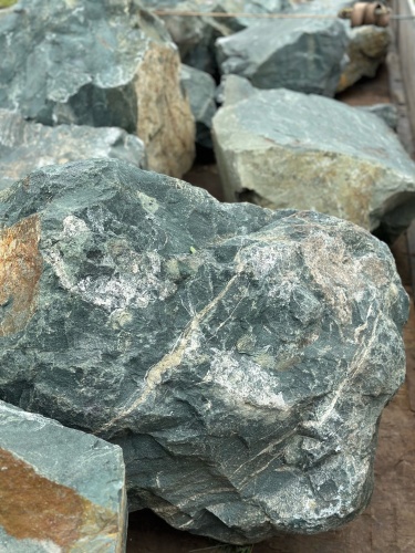 Камни для ландшафтного дизайна зелёные 10-60 килограмм купить в Мегионе