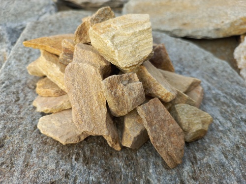 Златолит жёлтый декоративная каменная крошка купить в Мегионе