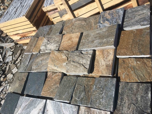 Плитка пилёная златолит Уральский для цоколя, отмостки купить в Мегионе