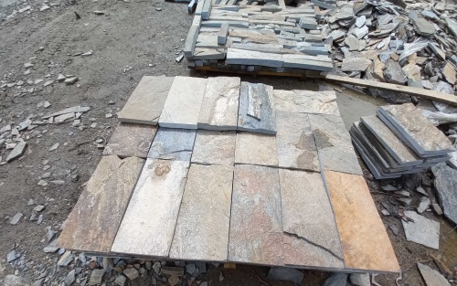 Плитка пилёная златолит Уральский для цоколя, отмостки купить в Мегионе