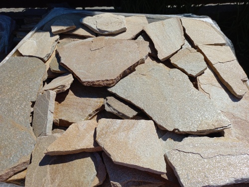 Плитняк златолит жёлтый для цоколя купить в Мегионе