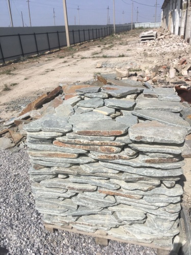 Златолит серебристый галтованный для лестниц купить в Мегионе